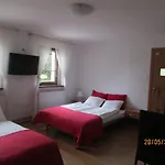 Velde Проживание в семье Карпач