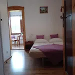 Проживание в семье Velde Карпач